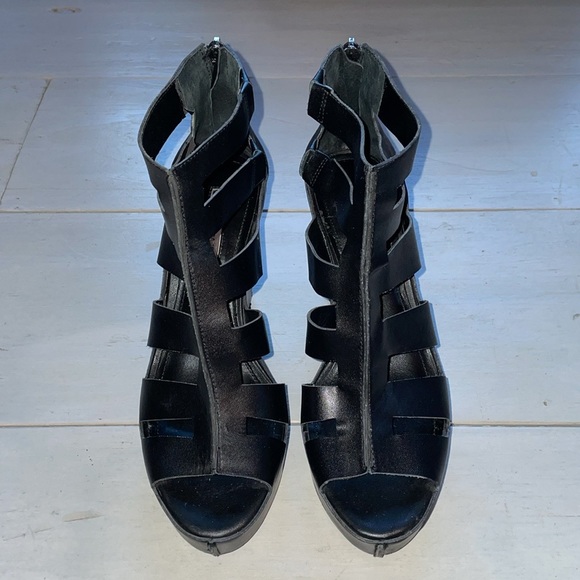 BGBGeneration Women’s Black Strappy Platform Wedges 4 Inch Heel Back Zip Size 8 - Picture 10 of 12